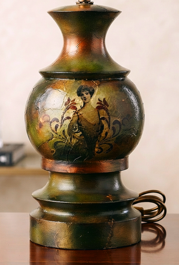 Drewniana stara lampa vintage z Irlandii | Unikat po renowacji Retro / Shabby Chic
